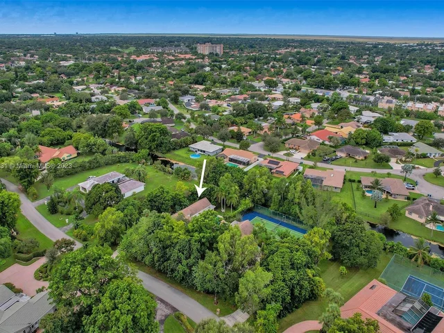 4020 NW 101st Dr, Coral Springs FL 33065