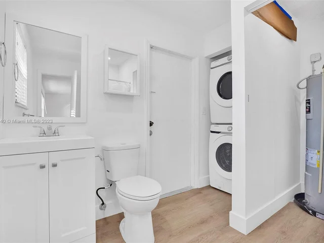 611 SW 11th Dr, Deerfield Beach FL 33441