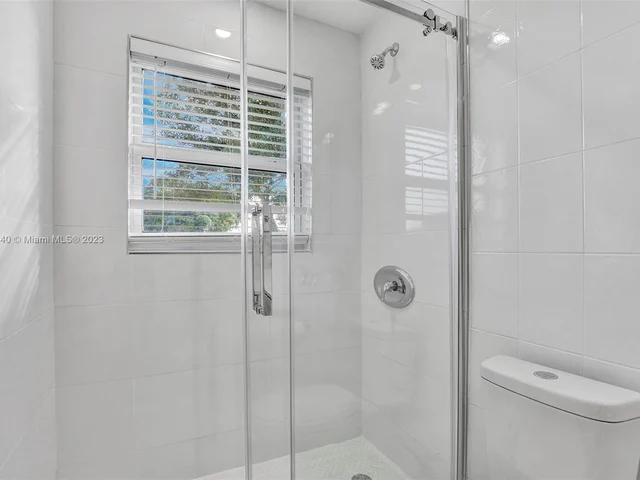 611 SW 11th Dr, Deerfield Beach FL 33441