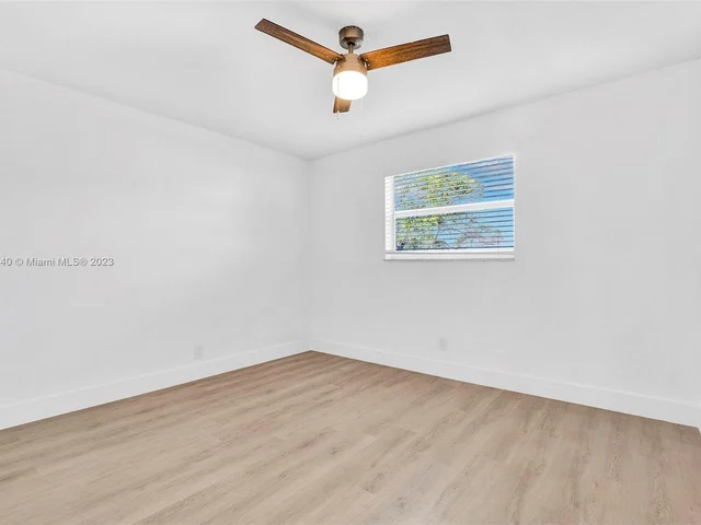 611 SW 11th Dr, Deerfield Beach FL 33441