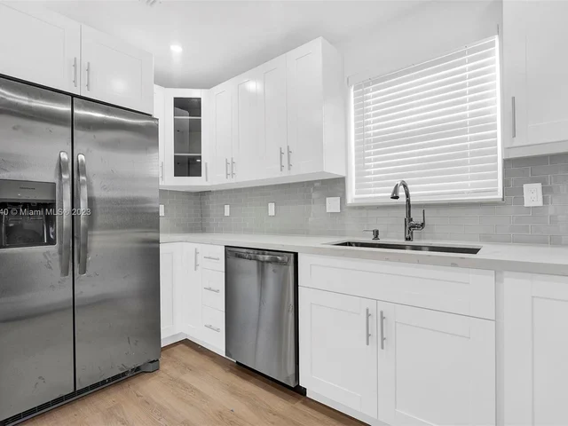 611 SW 11th Dr, Deerfield Beach FL 33441