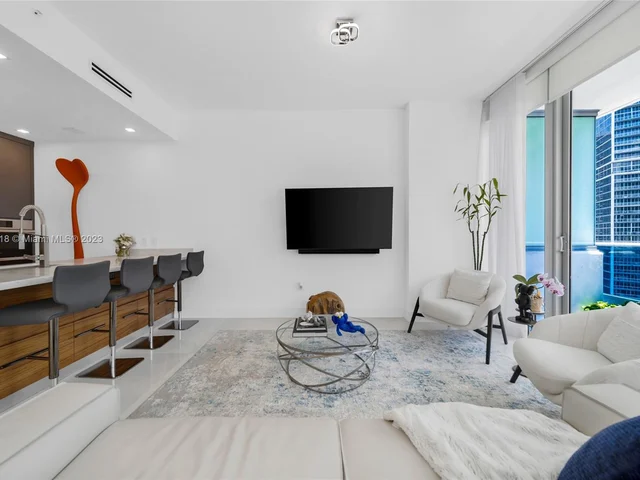 200 Biscayne Boulevard Way # 1406, Miami FL 33131