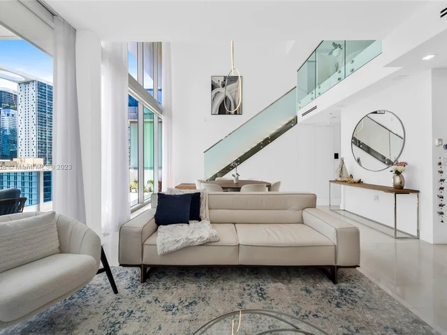 200 Biscayne Boulevard Way # 1406, Miami FL 33131