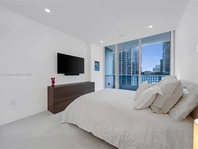 200 Biscayne Boulevard Way # 1406, Miami FL 33131