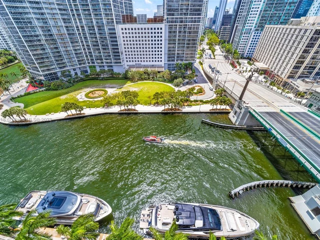 200 Biscayne Boulevard Way # 1406, Miami FL 33131