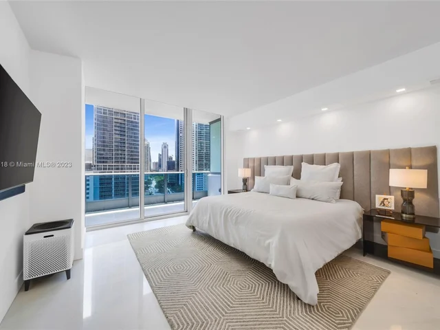 200 Biscayne Boulevard Way # 1406, Miami FL 33131