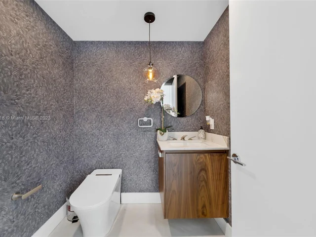 200 Biscayne Boulevard Way # 1406, Miami FL 33131