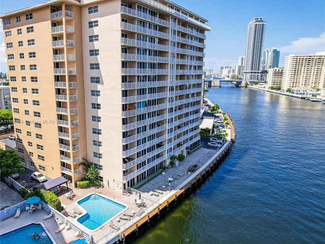 121 Golden Isles Dr # 607, Hallandale Beach FL 33009