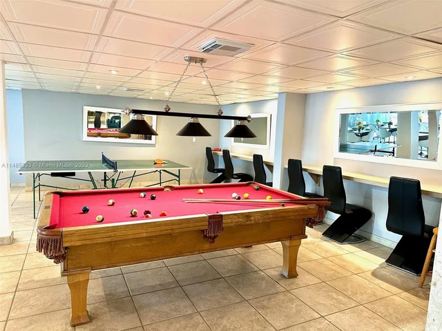 121 Golden Isles Dr # 607, Hallandale Beach FL 33009