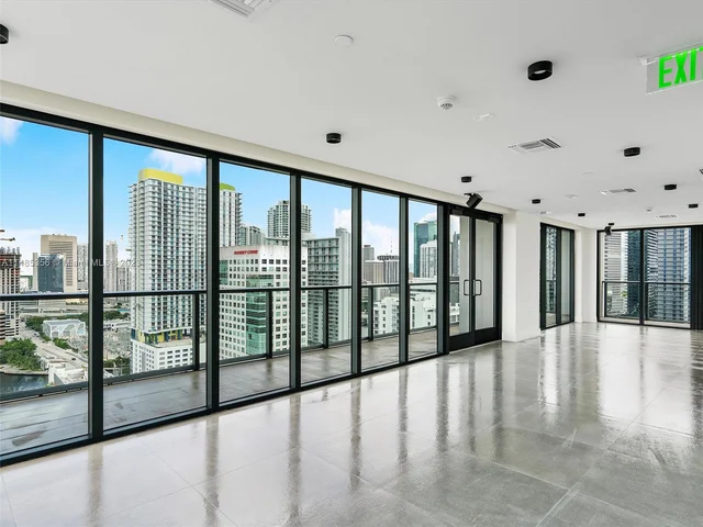 239 SW 9 # 2003, Miami FL 33130