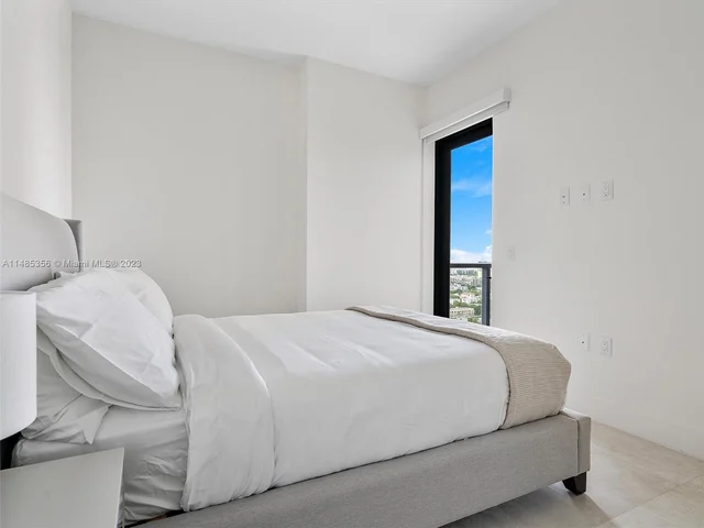 239 SW 9 # 2003, Miami FL 33130