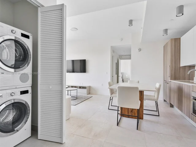 239 SW 9 # 2003, Miami FL 33130