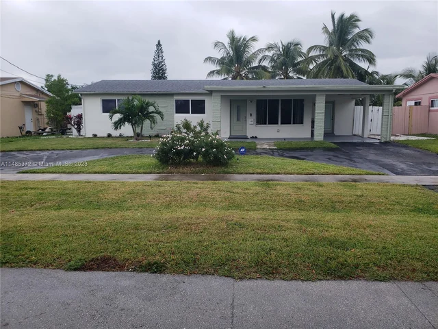 370 NW 40th St, Deerfield Beach FL 33064