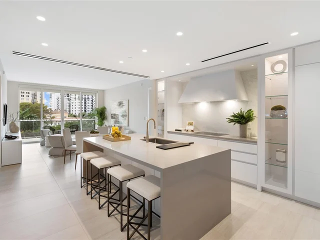 200 SE Mizner Blvd # 406, Boca Raton FL 33432