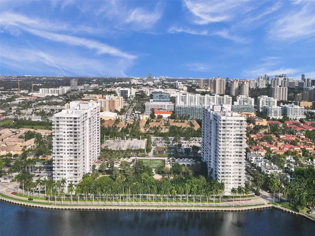 2851 NE 183rd St # 1814E, Aventura FL 33160