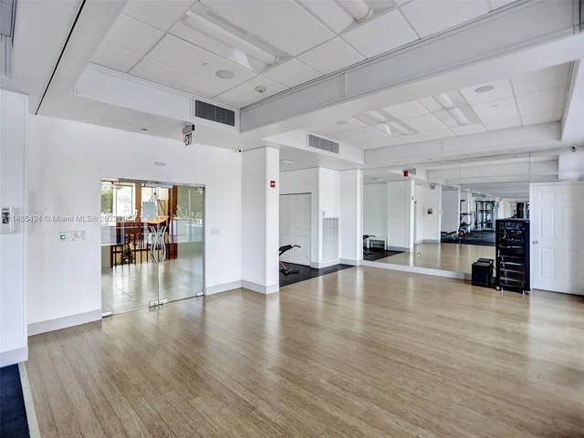 2851 NE 183rd St # 1814E, Aventura FL 33160