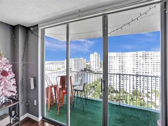 2851 NE 183rd St # 1814E, Aventura FL 33160