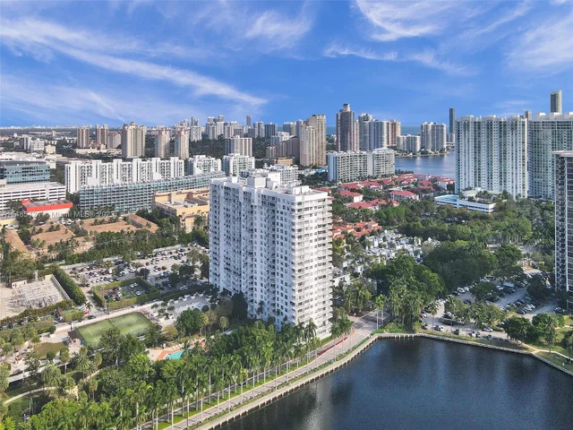 2851 NE 183rd St # 1814E, Aventura FL 33160