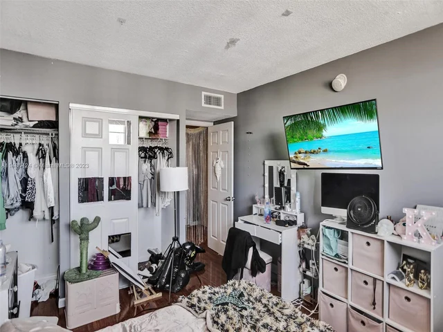 2851 NE 183rd St # 1814E, Aventura FL 33160