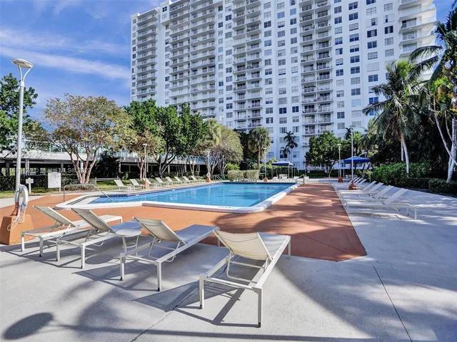 2851 NE 183rd St # 1814E, Aventura FL 33160