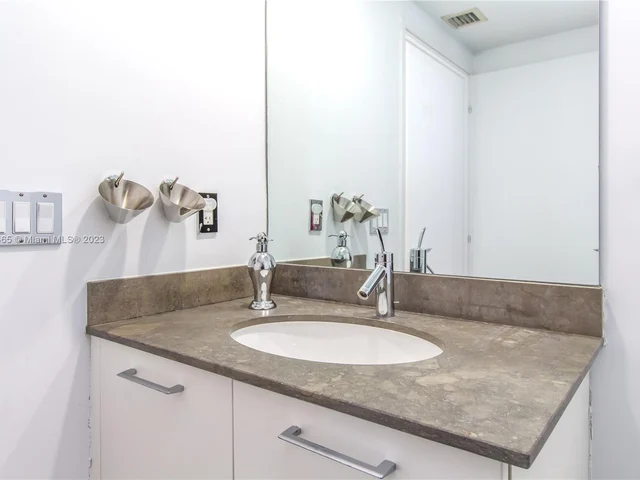 450 Alton Rd # 2903, Miami Beach FL 33139