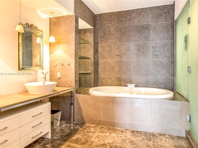 450 Alton Rd # 2903, Miami Beach FL 33139