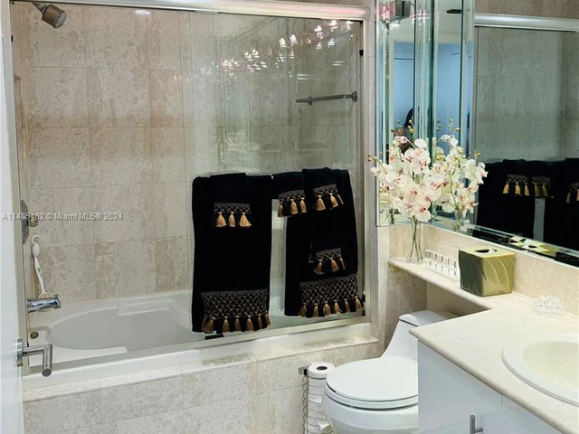 2000 Island BLVD Island Blvd # 305, Aventura FL 33160