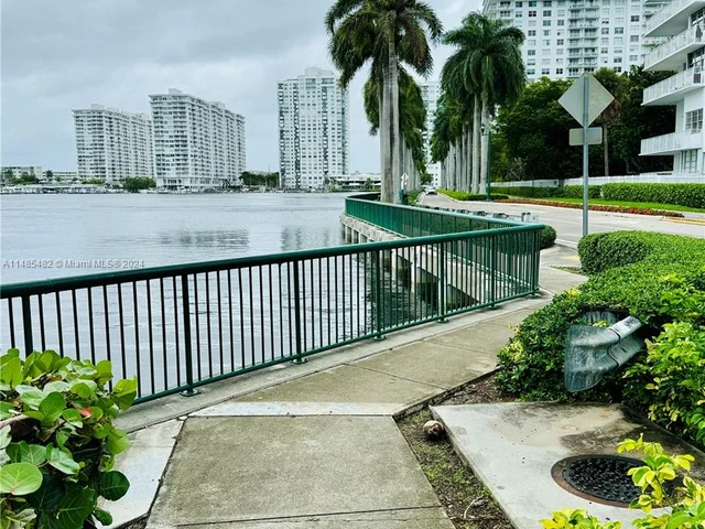 2000 Island BLVD Island Blvd # 305, Aventura FL 33160