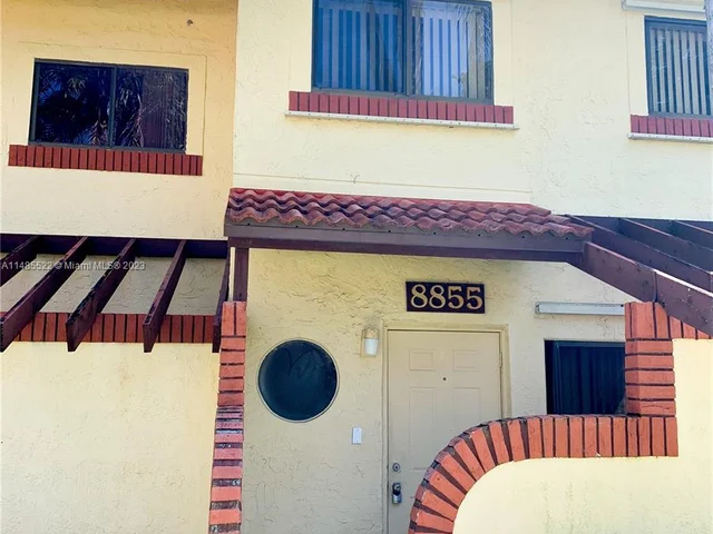 8855 Springtree Lakes Dr, Sunrise FL 33351