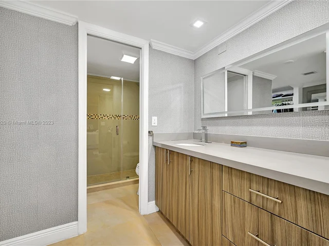 20500 W Country Club Dr # 501, Aventura FL 33180