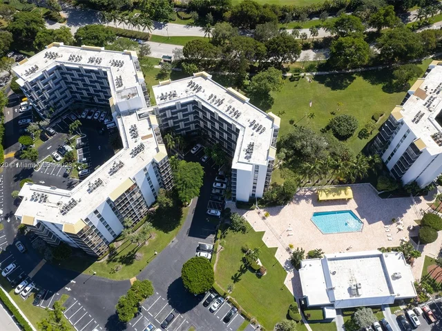 20500 W Country Club Dr # 501, Aventura FL 33180