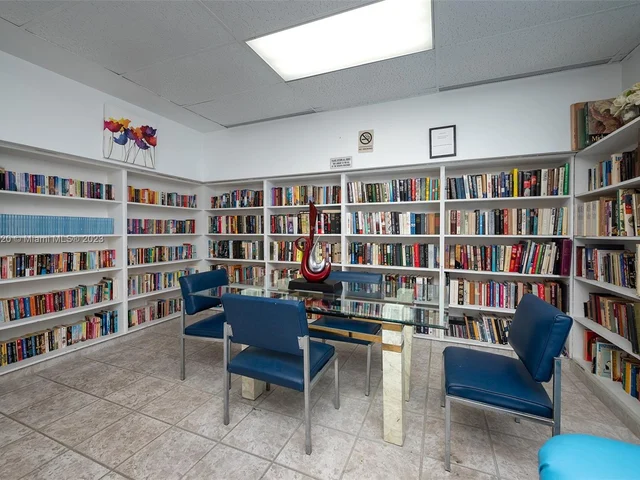 20500 W Country Club Dr # 501, Aventura FL 33180