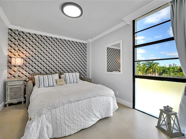 20500 W Country Club Dr # 501, Aventura FL 33180