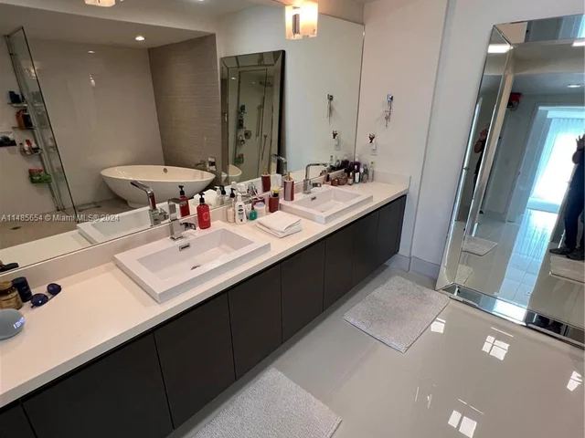 300 Sunny Isles Blvd # 1504, Sunny Isles Beach FL 33160