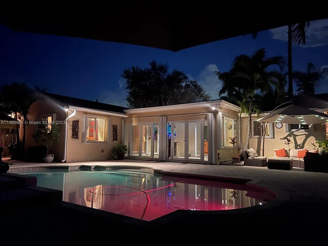 551 SW 169th Ter, Weston FL 33326