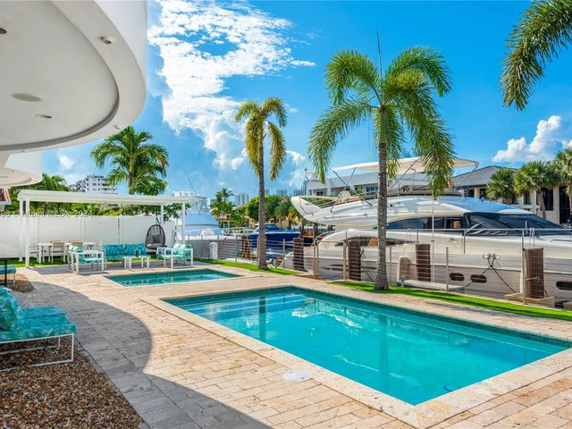 3344 NE 167th St, North Miami Beach FL 33160