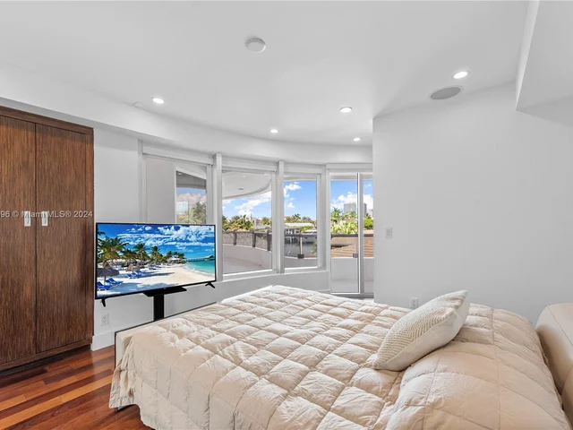 3344 NE 167th St, North Miami Beach FL 33160