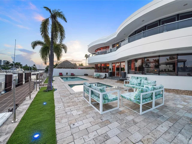 3344 NE 167th St, North Miami Beach FL 33160