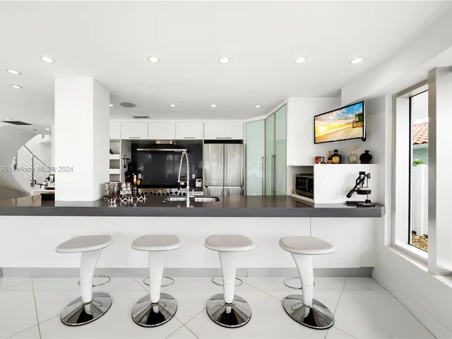 3344 NE 167th St, North Miami Beach FL 33160