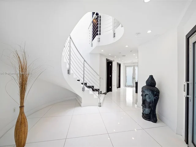 3344 NE 167th St, North Miami Beach FL 33160