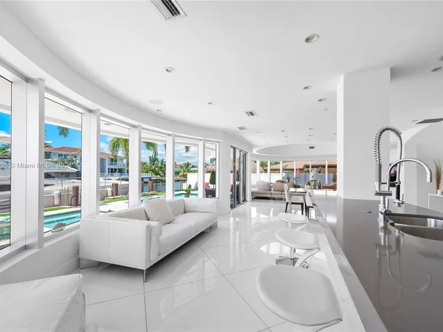 3344 NE 167th St, North Miami Beach FL 33160