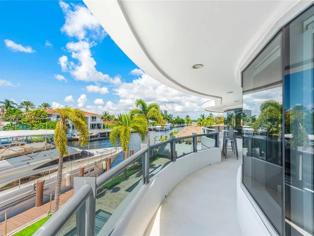 3344 NE 167th St, North Miami Beach FL 33160