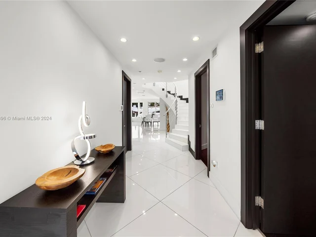 3344 NE 167th St, North Miami Beach FL 33160