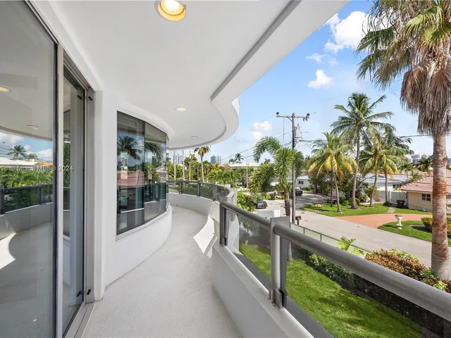 3344 NE 167th St, North Miami Beach FL 33160