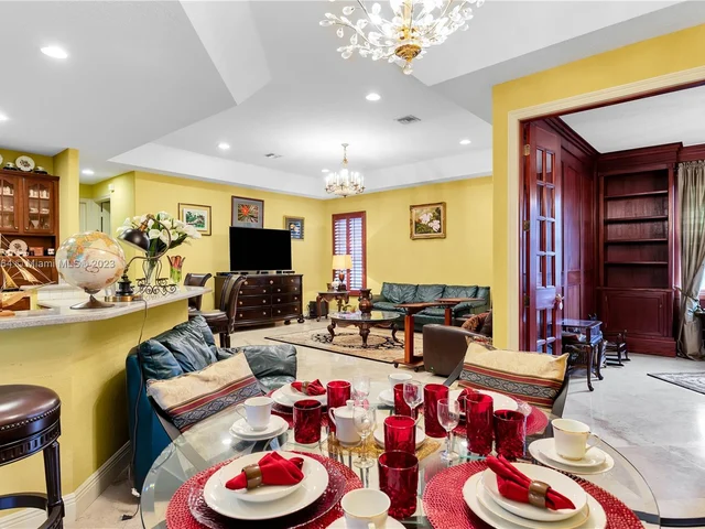 5041 Lakewood Dr, Cooper City FL 33330