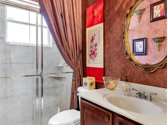 5041 Lakewood Dr, Cooper City FL 33330