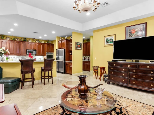 5041 Lakewood Dr, Cooper City FL 33330