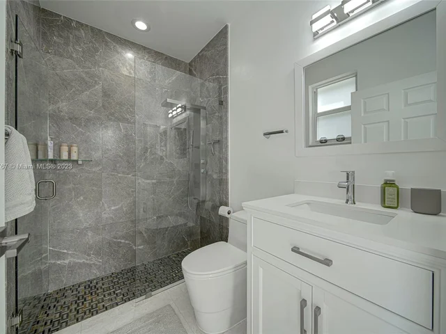 2557 Montclaire Cir, Weston FL 33327