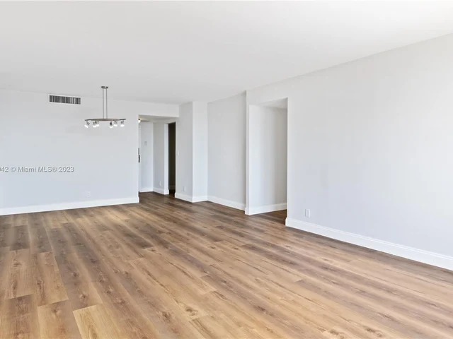 2500 Parkview Dr # 1216, Hallandale Beach FL 33009