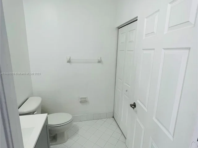 1570 NE 33rd Rd # 11, Homestead FL 33033